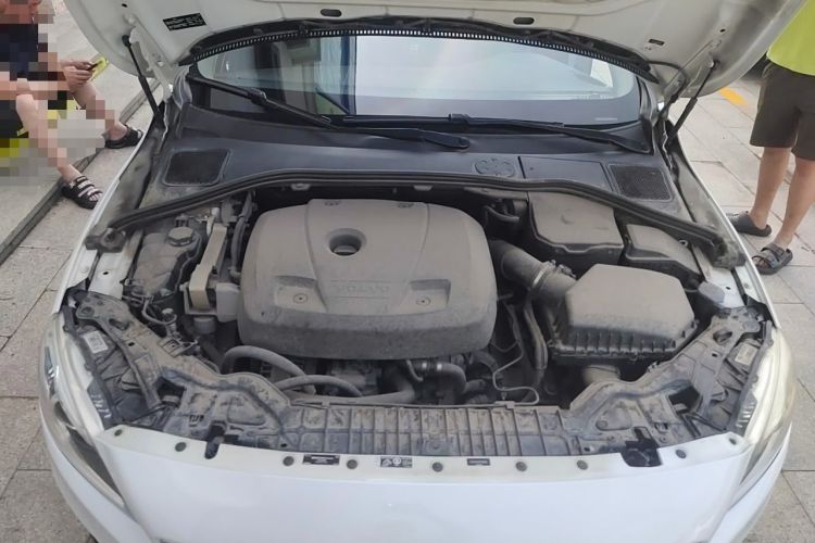 Used Volvo V60 2017 T4 Smart Edition China V Standard Engine Bay