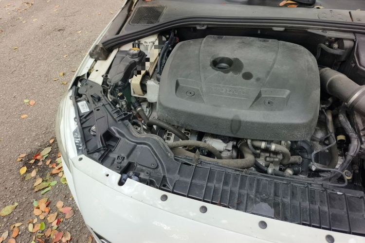 Used Volvo V60 2017 T5 Zhiyi Edition China V Standard Engine Bay Right