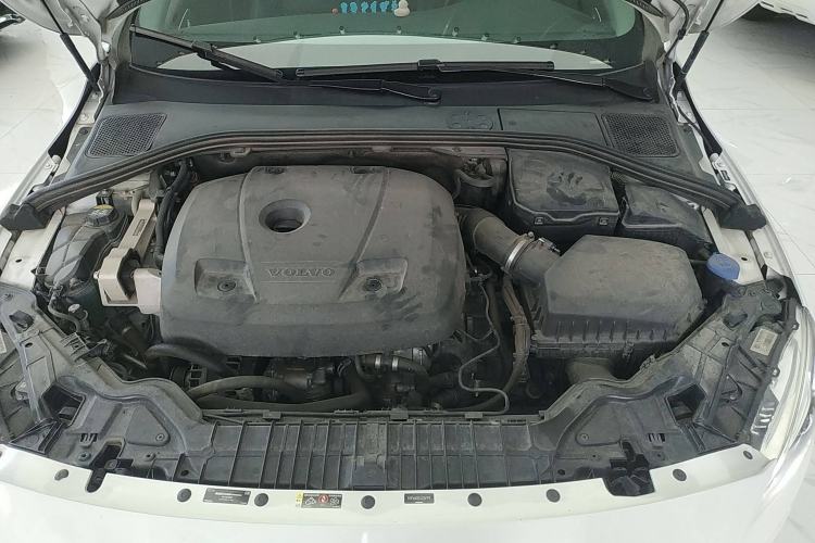 Used Volvo V60 2017 T5 Zhiyi Edition China V Standard Engine Bay