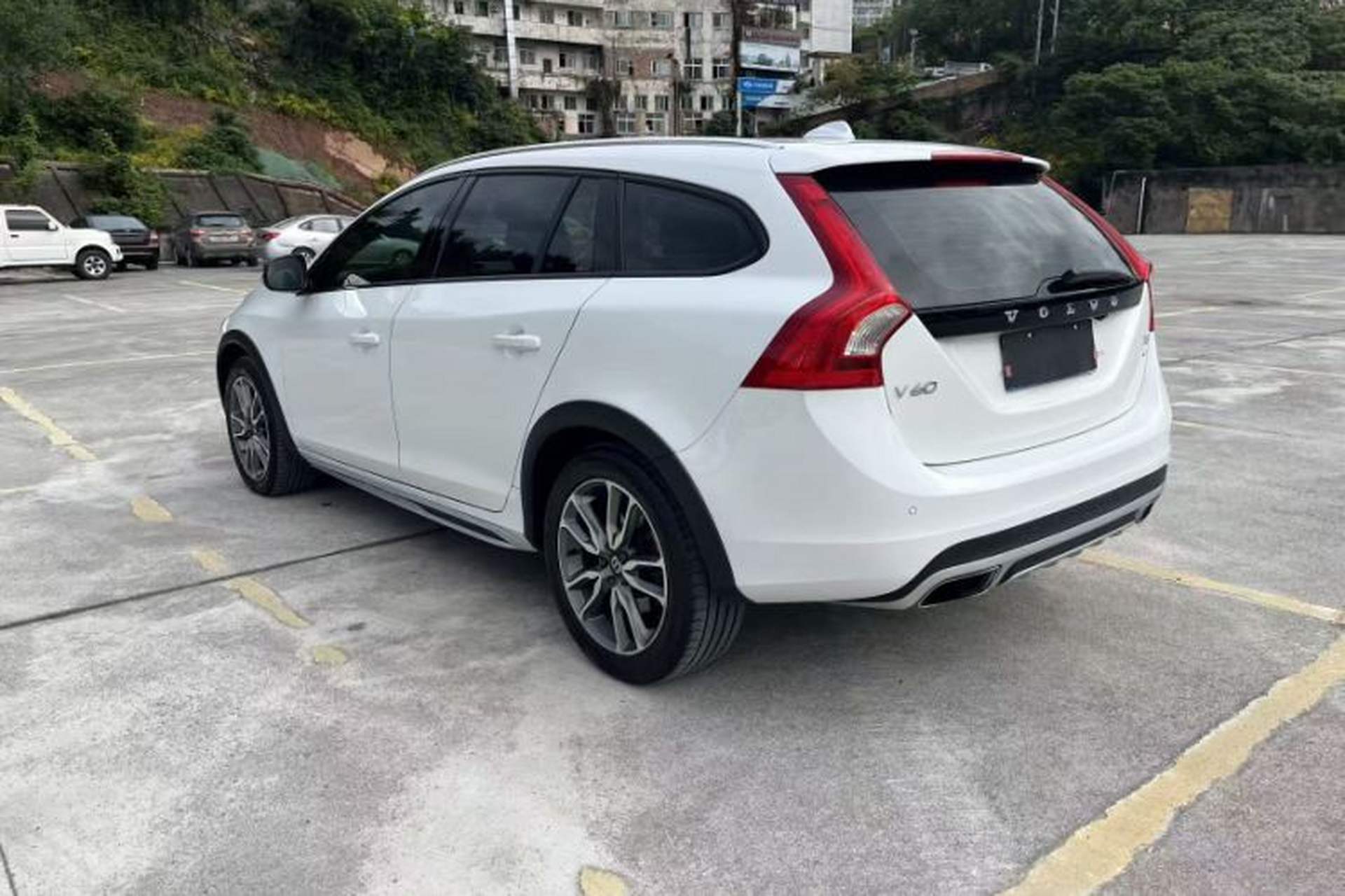 Used Volvo V60 2017 Cross Country T5 AWD China V Standard Exterior 2
