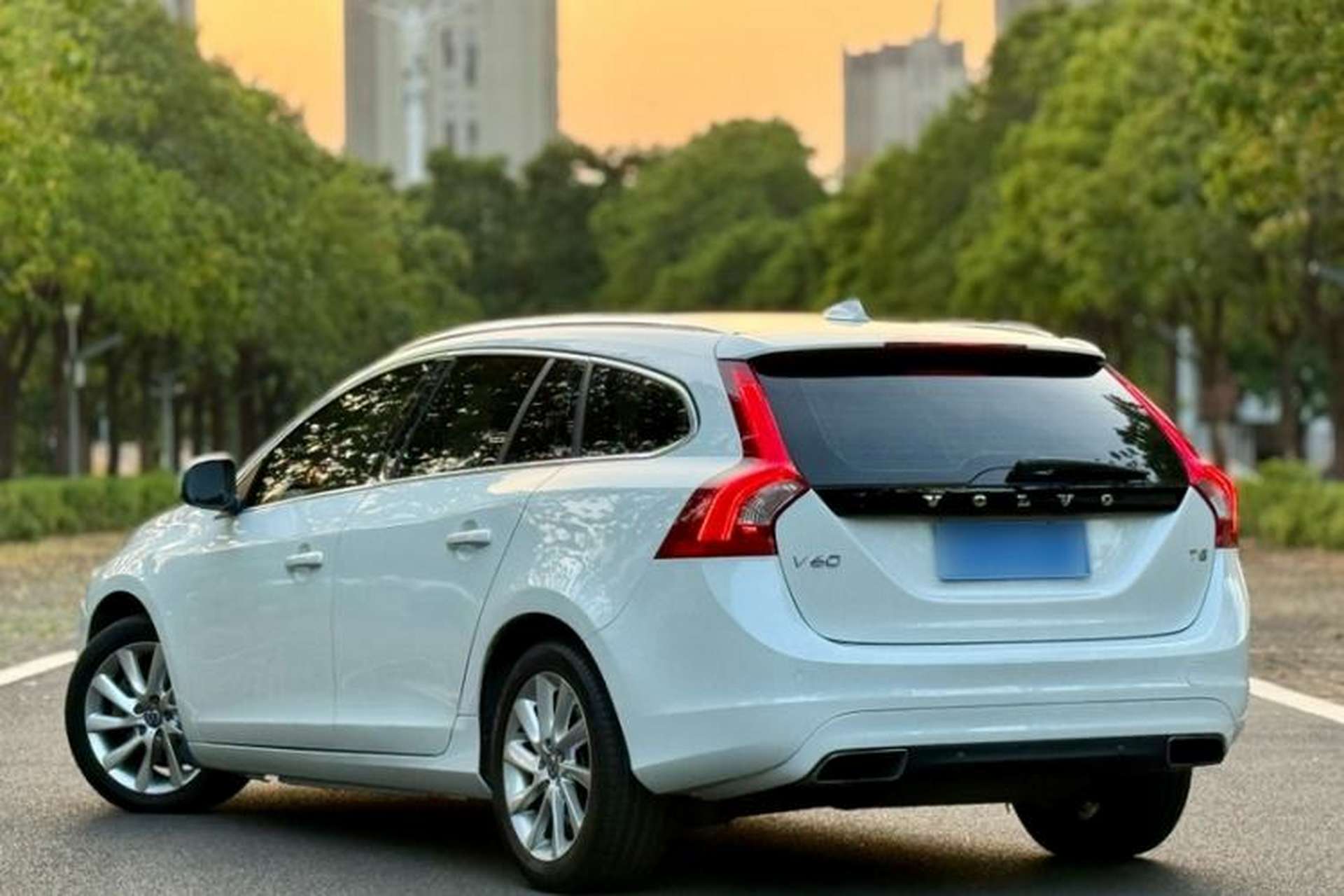 Used Volvo V60 2017 T5 Zhiyi Edition China V Standard Exterior 3