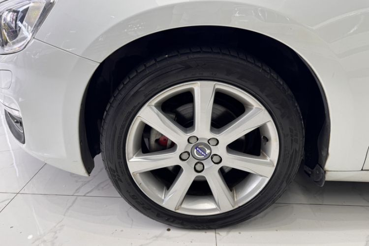 Used Volvo V60 2017 T5 Zhiyi Edition China V Standard Exterior 3