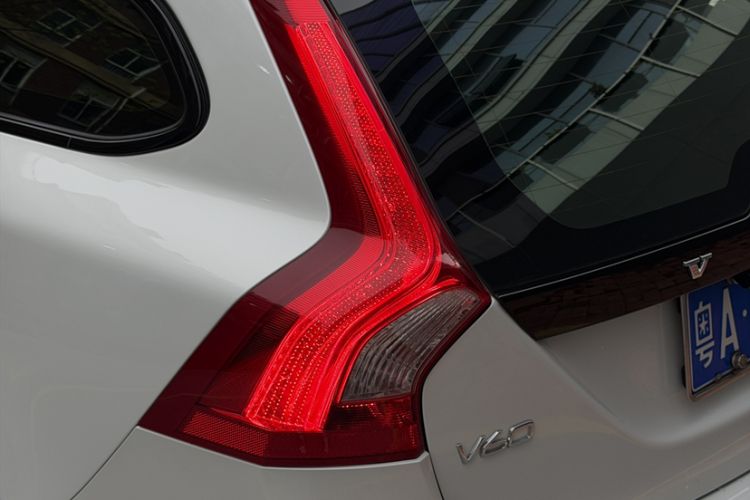 Used Volvo V60 2017 Cross Country T5 AWD China V Standard Exterior 4