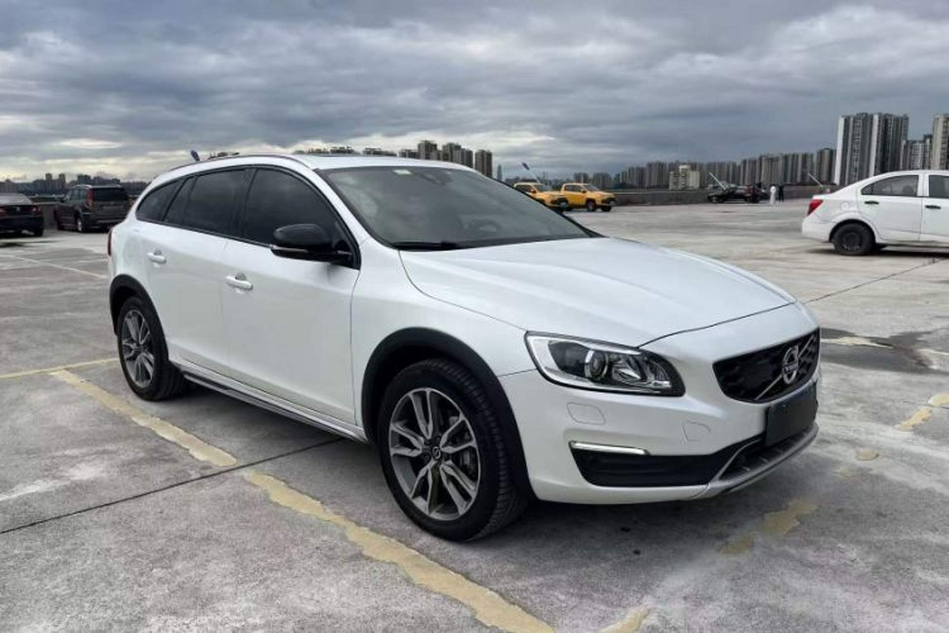 Used Volvo V60 2017 Cross Country T5 AWD China V Standard Exterior 4