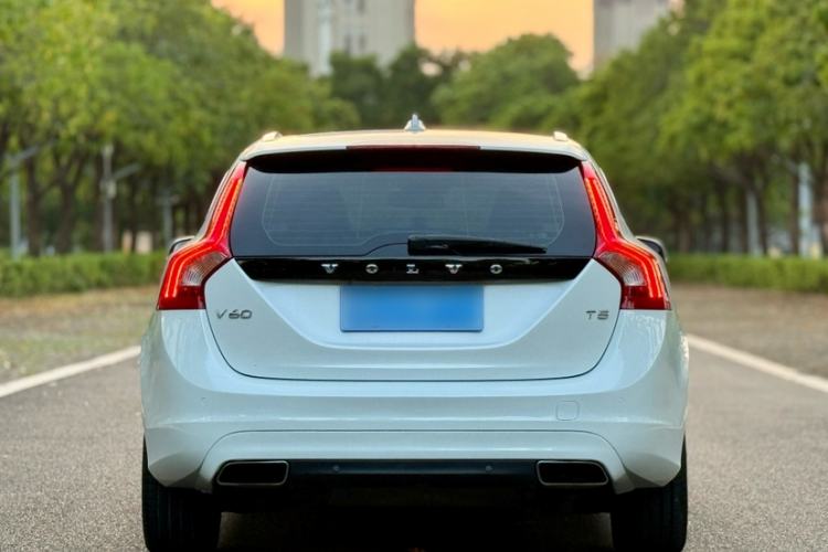 Used Volvo V60 2017 T5 Zhiyi Edition China V Standard Exterior 5