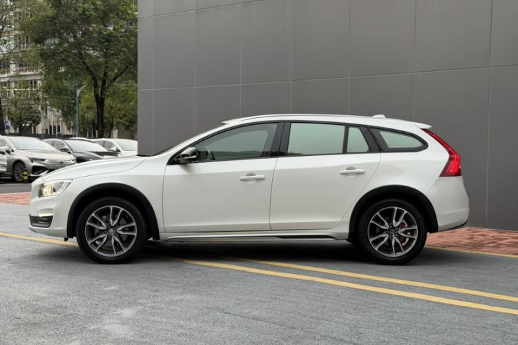 Used Volvo V60 2017 Cross Country T5 AWD China V Standard Exterior 6