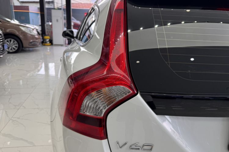 Used Volvo V60 2017 T5 Zhiyi Edition China V Standard Exterior 9