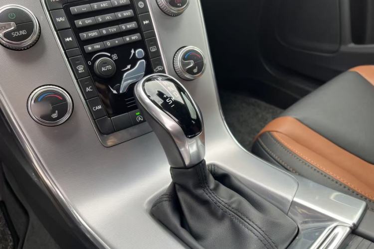 Used Volvo V60 2017 Cross Country T5 AWD China V Standard Gear Lever