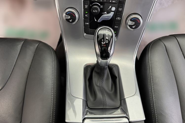 Used Volvo V60 2017 T5 Zhiyi Edition China V Standard Gear Lever