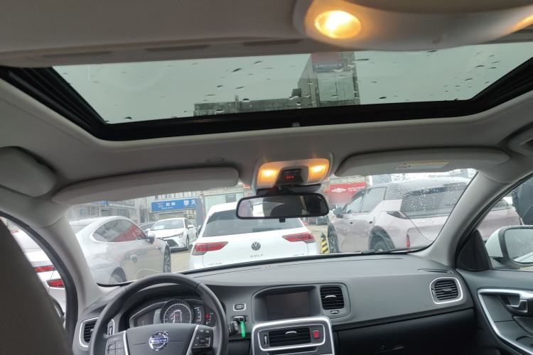 Used Volvo V60 2017 T5 Zhiyi Edition China V Standard Headliner