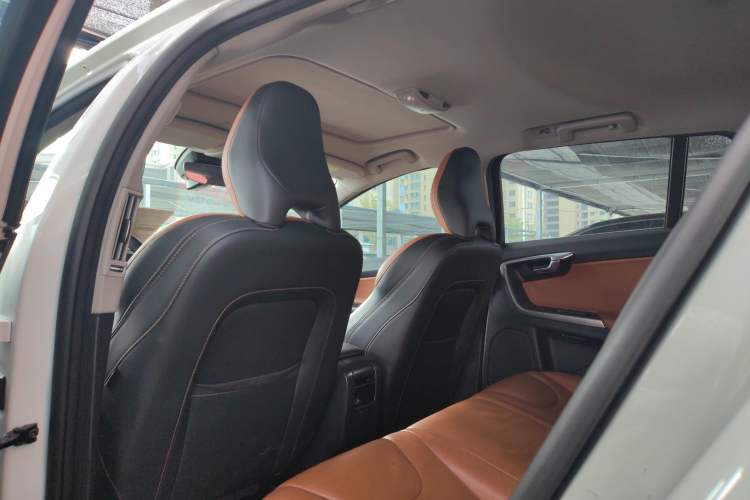 Used Volvo V60 2017 T5 Zhiya Edition China V Standard Headliner
