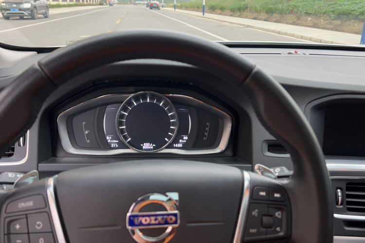 Used Volvo V60 2017 T5 Zhiya Edition China V Standard Instrument Cluster