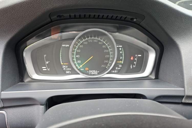 Used Volvo V60 2017 Cross Country T5 AWD China V Standard Instrument Cluster