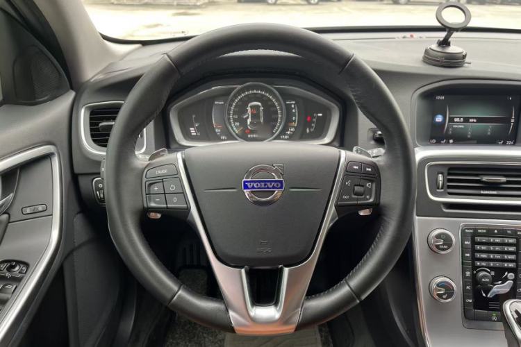 Used Volvo V60 2017 Cross Country T5 AWD China V Standard Interior 10