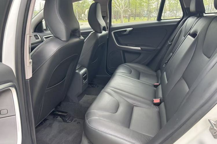Used Volvo V60 2017 T5 Zhiyi Edition China V Standard Interior 2