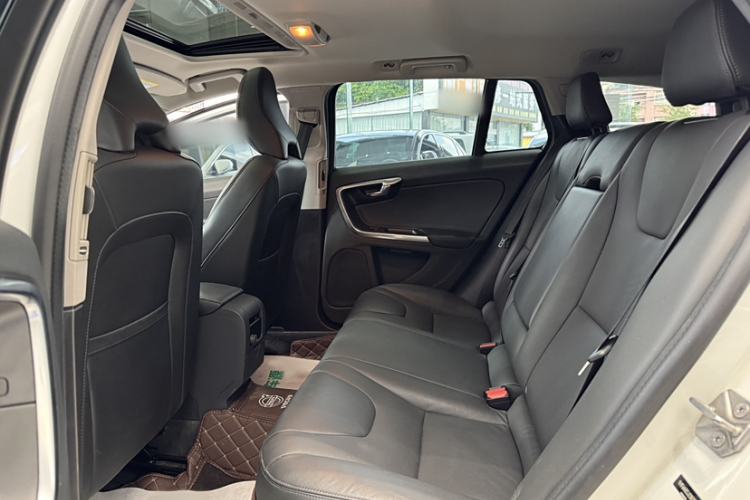 Used Volvo V60 2017 T5 Zhiyi Edition China V Standard Interior 2