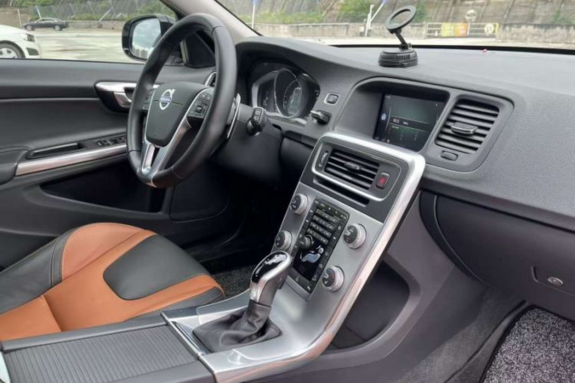 Used Volvo V60 2017 Cross Country T5 AWD China V Standard Interior 3