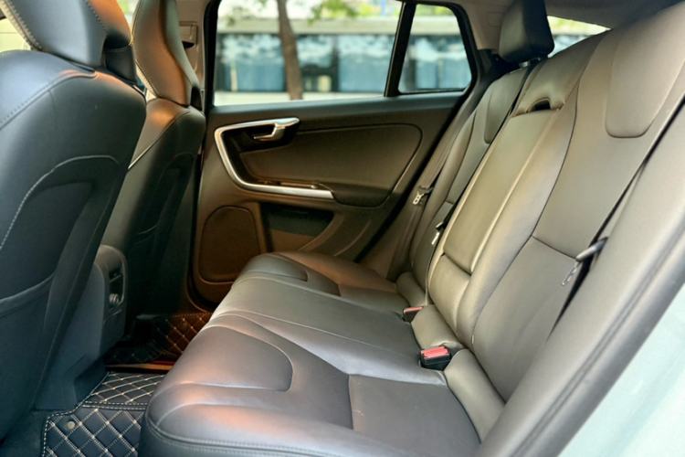 Used Volvo V60 2017 T5 Zhiyi Edition China V Standard Interior 3