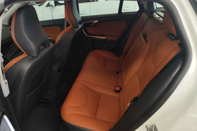 Used Volvo V60 2017 T5 Zhiyi Edition China V Standard Interior 4