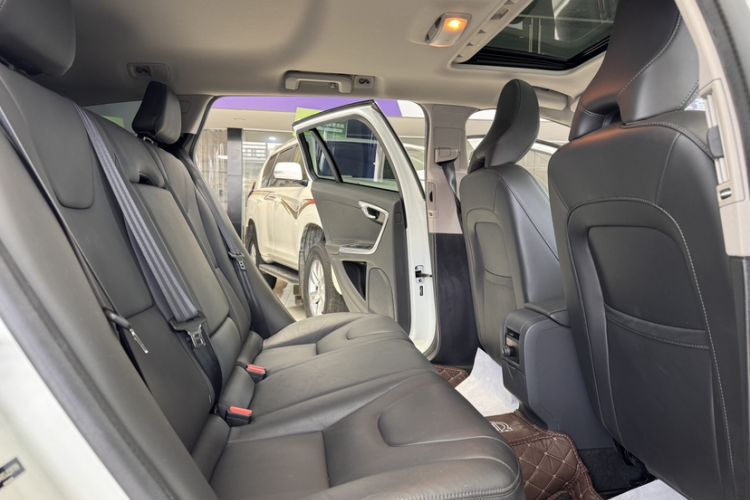 Used Volvo V60 2017 T5 Zhiyi Edition China V Standard Interior 4