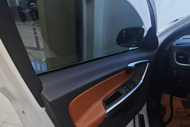 Used Volvo V60 2017 T5 Zhiya Edition China V Standard Left Front Door Interior