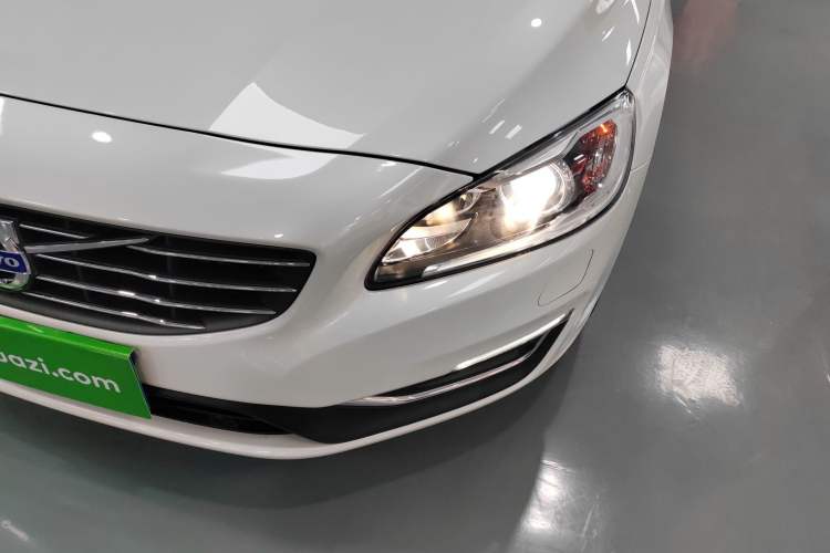 Used Volvo V60 2017 T5 Zhiyi Edition China V Standard Left Front Headlight