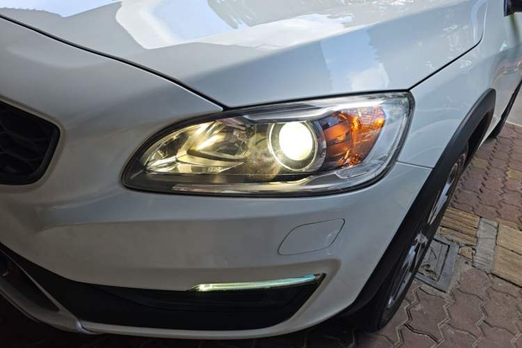 Used Volvo V60 2017 Cross Country T5 AWD China V Standard Left Front Headlight
