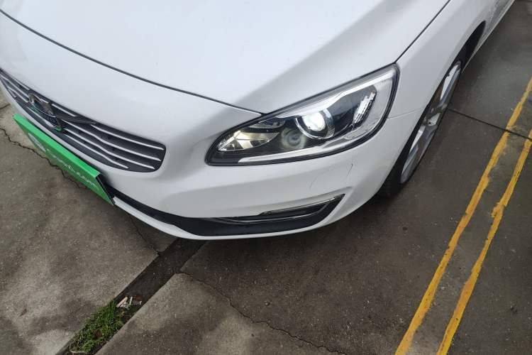 Used Volvo V60 2017 T5 Zhiyi Edition China V Standard Left Front Headlight