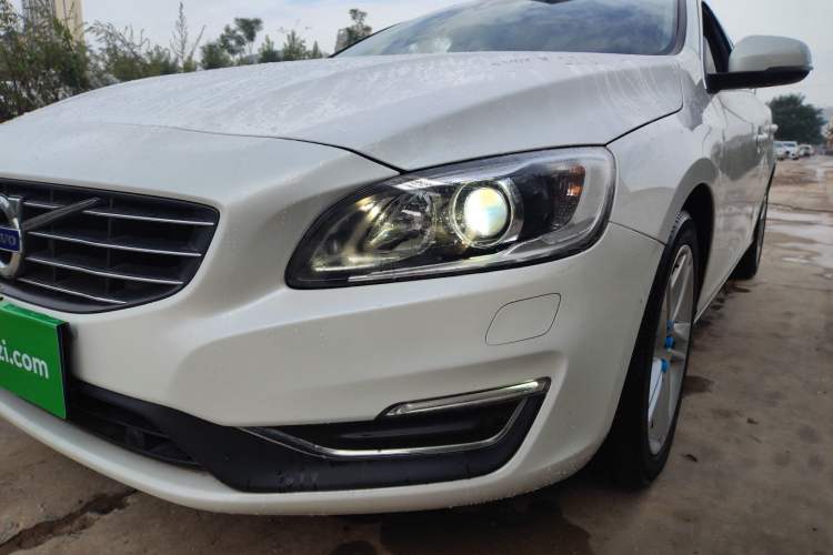 Used Volvo V60 2017 T5 Zhiya Edition China V Standard Left Front Headlight