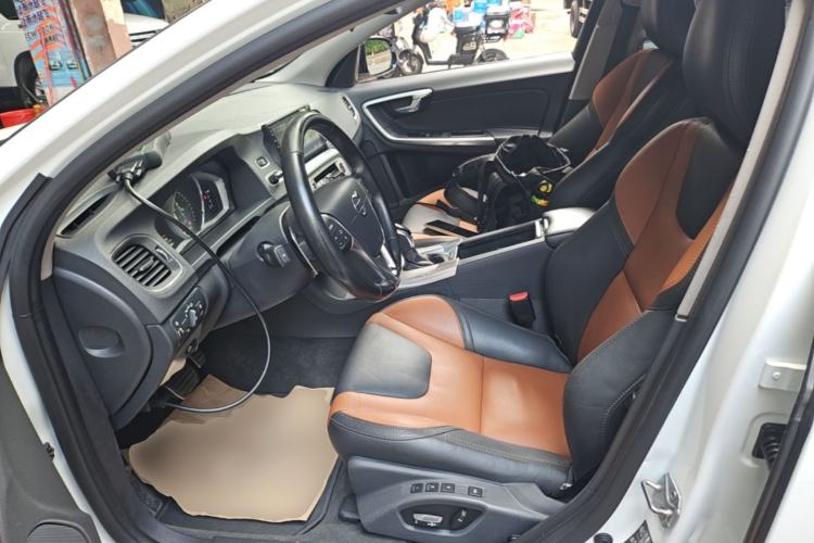 Used Volvo V60 2017 Cross Country T5 AWD China V Standard Left Front Seat