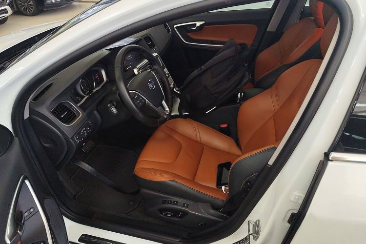 Used Volvo V60 2017 T5 Zhiyi Edition China V Standard Left Front Seat