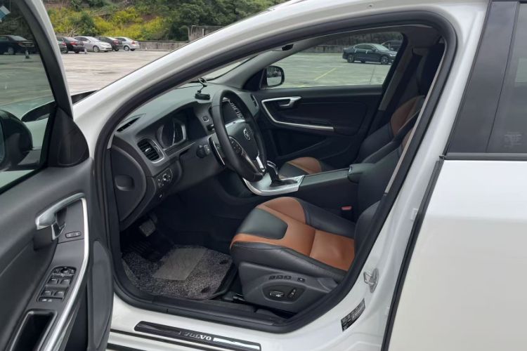 Used Volvo V60 2017 Cross Country T5 AWD China V Standard Left Front Seat