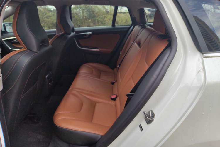 Used Volvo V60 2017 T5 Zhiya Edition China V Standard Left Rear Seat