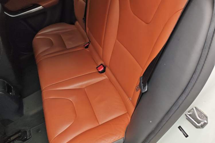 Used Volvo V60 2017 T5 Zhiya Edition China V Standard Left Rear Seat