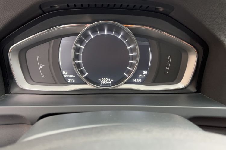 Used Volvo V60 2017 T5 Zhiya Edition China V Standard Odometer Close Up