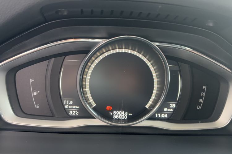 Used Volvo V60 2017 Cross Country T5 AWD China V Standard Odometer Close Up