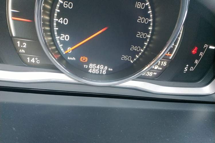 Used Volvo V60 2017 T5 Zhiya Edition China V Standard Odometer Close Up
