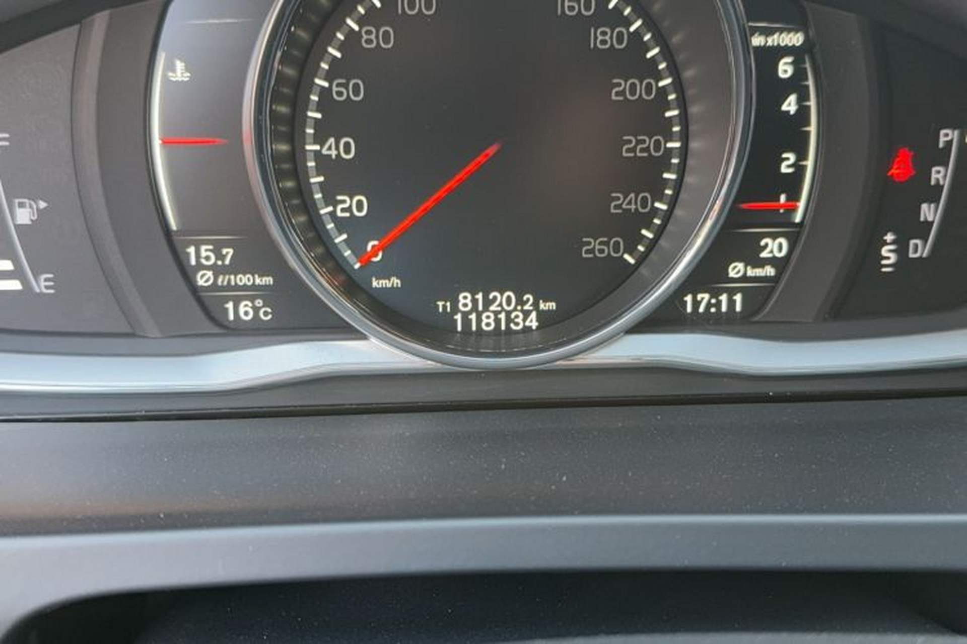Used Volvo V60 2017 T5 Zhiyi Edition China V Standard Odometer Close Up