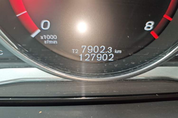 Used Volvo V60 2017 T5 Zhiya Edition China V Standard Odometer Close Up