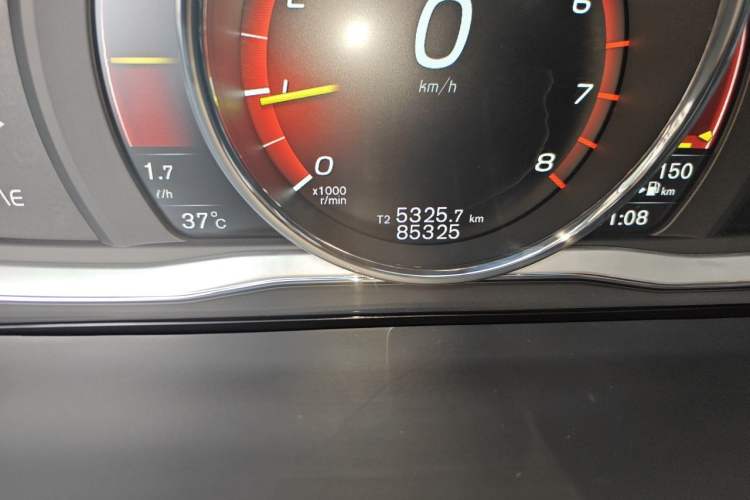 Used Volvo V60 2017 T5 Zhiyi Edition China V Standard Odometer Close Up