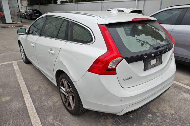 Used Volvo V60 2017 T5 Zhiya Edition China V Standard Rear Left 45 Deg