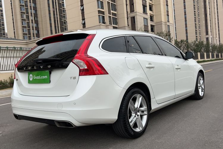 Used Volvo V60 2017 T5 Zhiya Edition China V Standard Rear Right 45 Deg