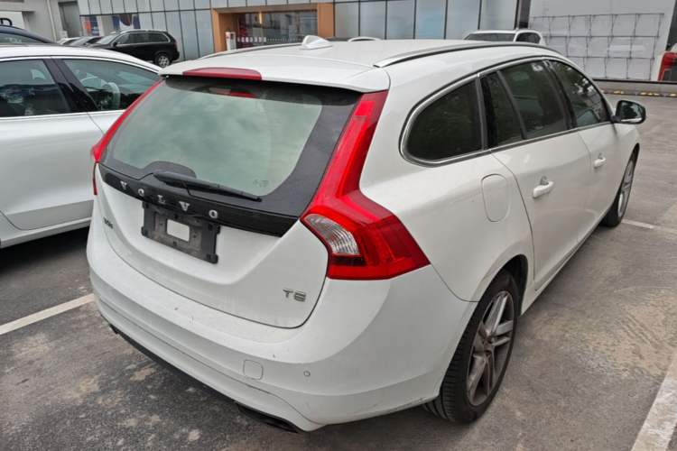 Used Volvo V60 2017 T5 Zhiya Edition China V Standard Rear Right 45 Deg