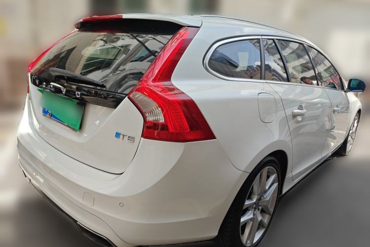 Used Volvo V60 2017 T5 Zhiyi Edition China V Standard Rear Right 45 Deg