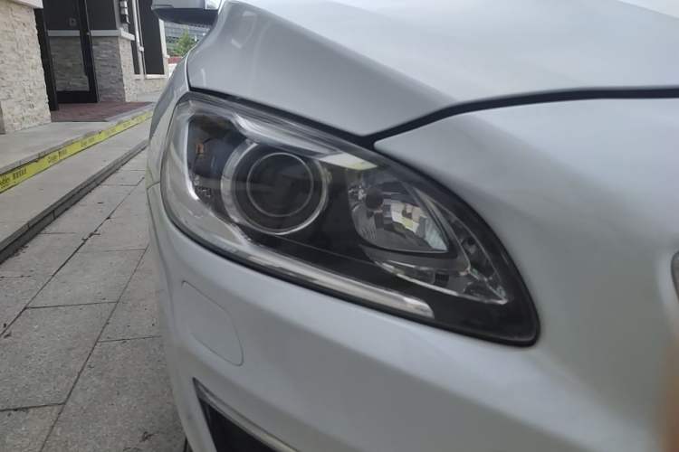 Used Volvo V60 2017 T4 Smart Edition China V Standard Right Front Headlight