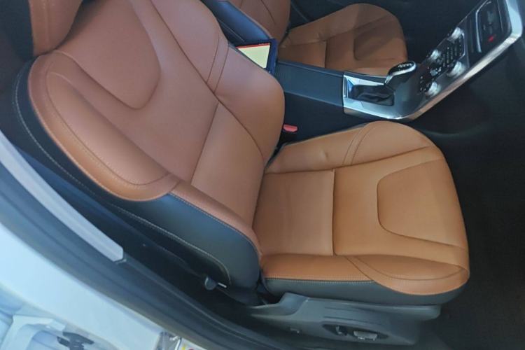 Used Volvo V60 2017 T5 Zhiya Edition China V Standard Right Front Seat