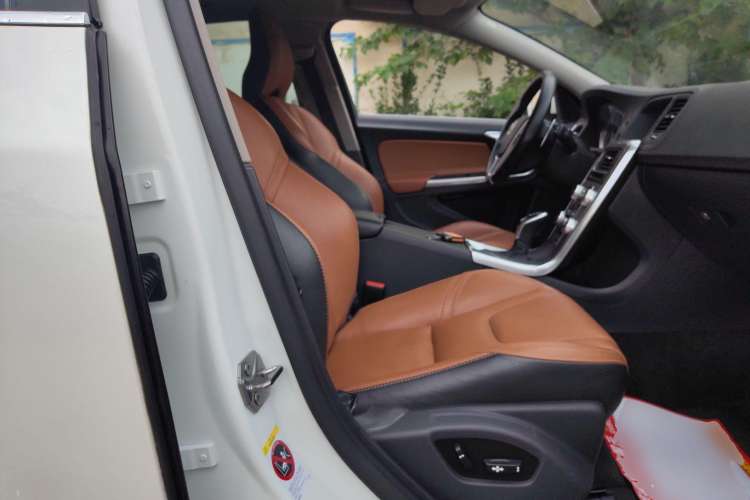 Used Volvo V60 2017 T5 Zhiya Edition China V Standard Right Front Seat