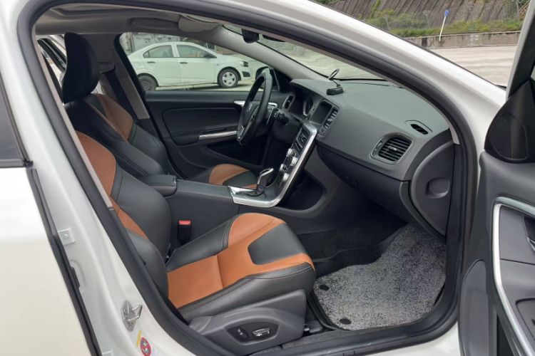 Used Volvo V60 2017 Cross Country T5 AWD China V Standard Right Front Seat