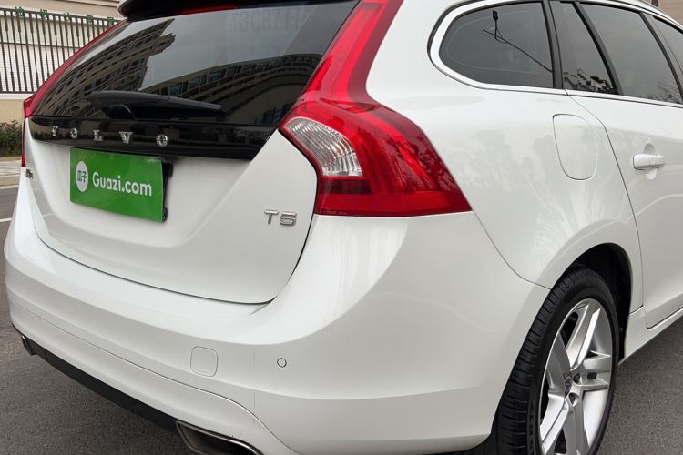 Used Volvo V60 2017 T5 Zhiya Edition China V Standard Right Rear Taillight