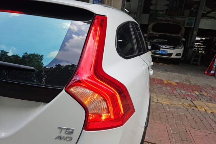 Used Volvo V60 2017 Cross Country T5 AWD China V Standard Right Rear Taillight